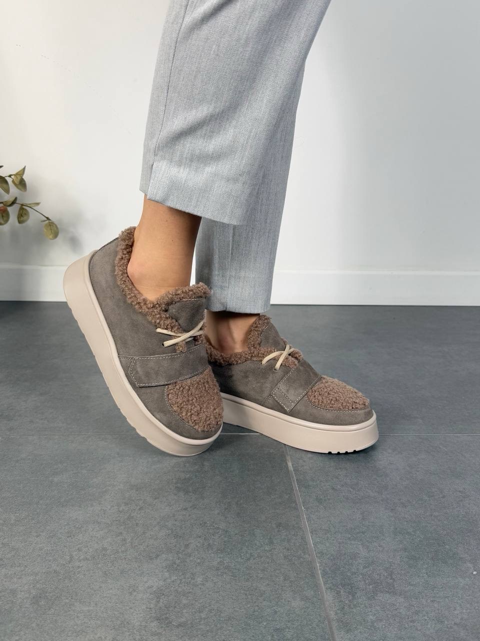 Кроссовки Arto (37-41) 570 кофе/з (зима)